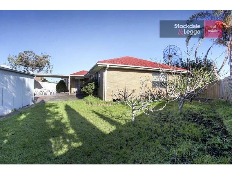 4 Fiona Court, Gladstone Park VIC 3043