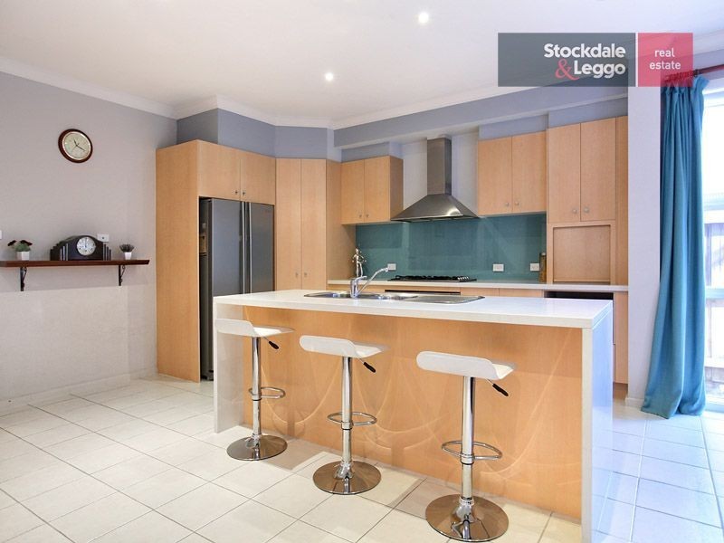 10 Scarborough Terrace, Craigieburn VIC 3064