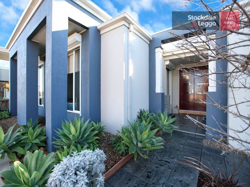 10 Scarborough Terrace, Craigieburn VIC 3064