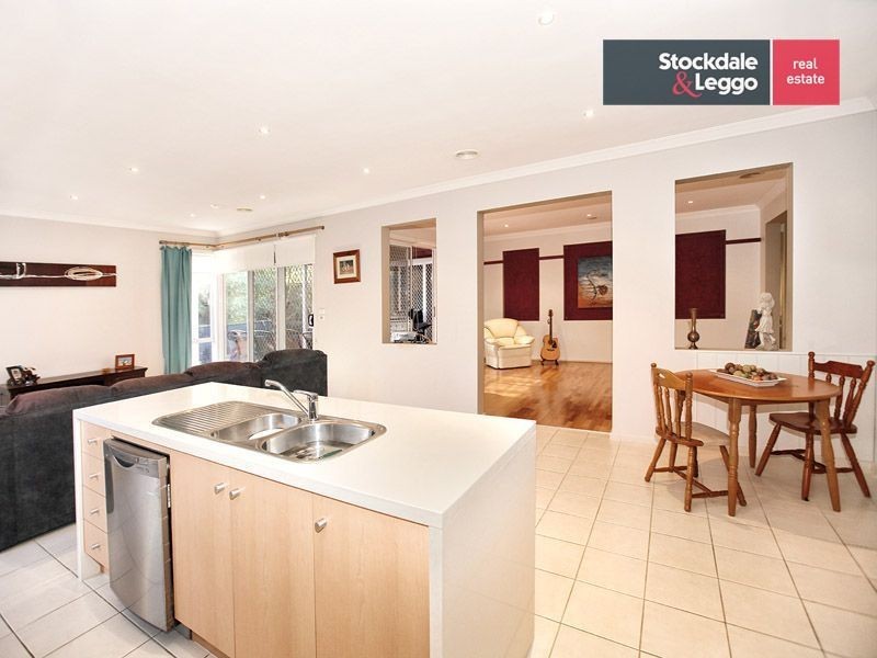 10 Scarborough Terrace, Craigieburn VIC 3064