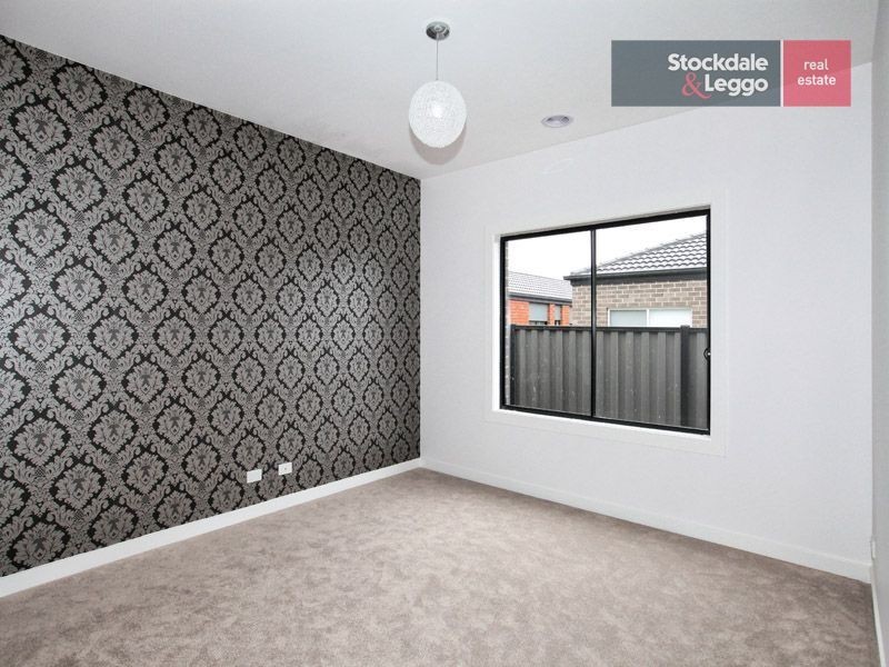 4 Falkland Road, Craigieburn VIC 3064