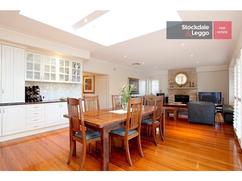 26 Mossgiel Avenue, Greenvale VIC 3059