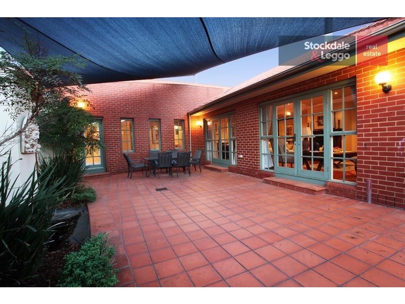 26 Mossgiel Avenue, Greenvale VIC 3059