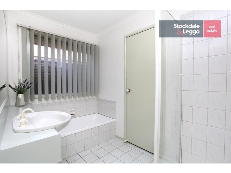 4 Gardenview Grove, Westmeadows VIC 3049