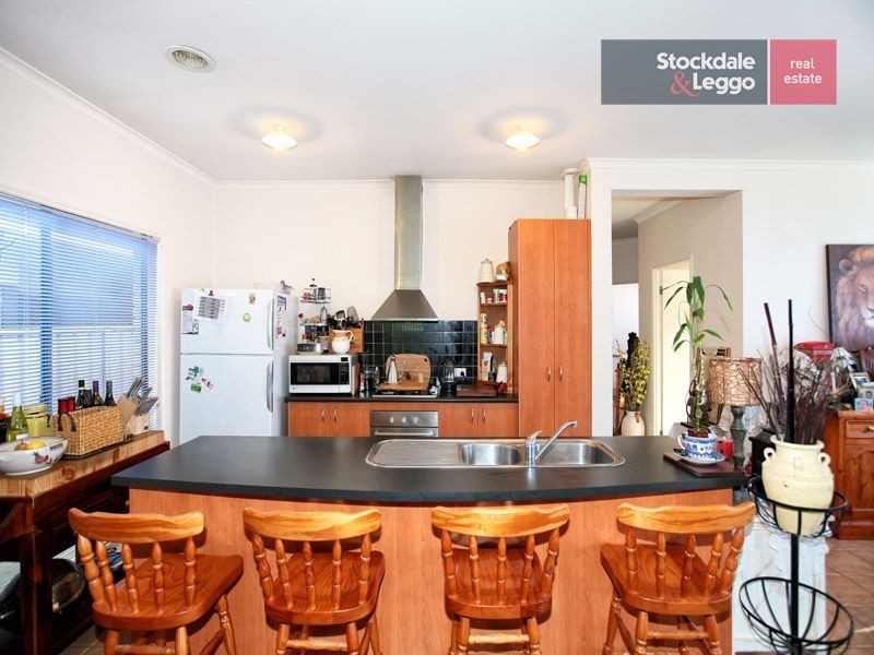 14 Greenhill Place, Craigieburn VIC 3064