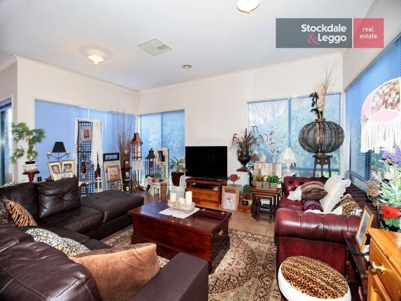 14 Greenhill Place, Craigieburn VIC 3064