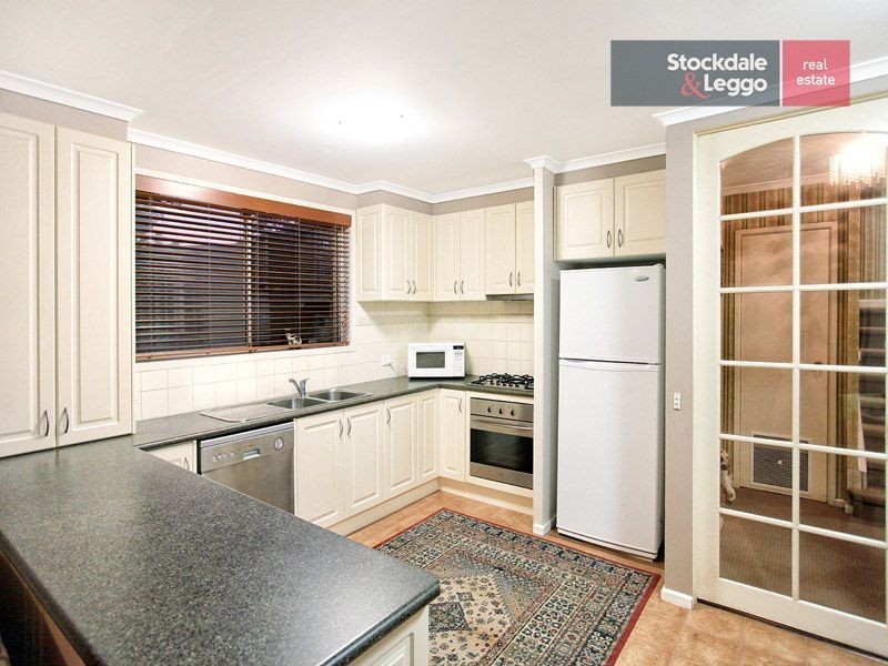 8 Glendale Place, Gladstone Park VIC 3043