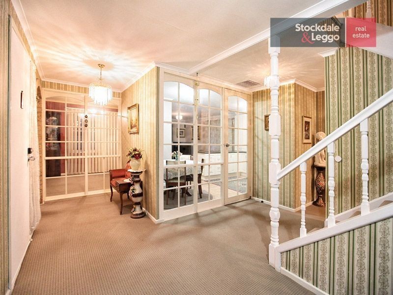 8 Glendale Place, Gladstone Park VIC 3043