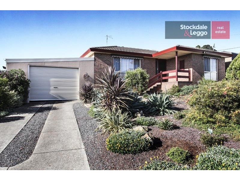 6 Ellesmere Crescent, Gladstone Park VIC 3043