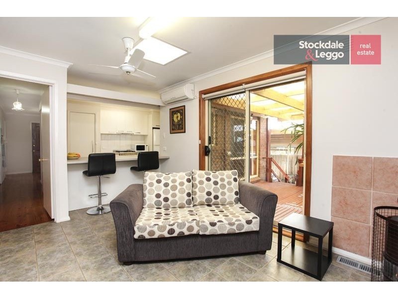 6 Ellesmere Crescent, Gladstone Park VIC 3043