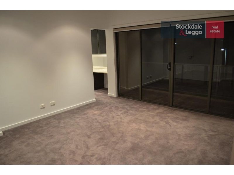 8 Jolimont Street, Caroline Springs VIC 3023