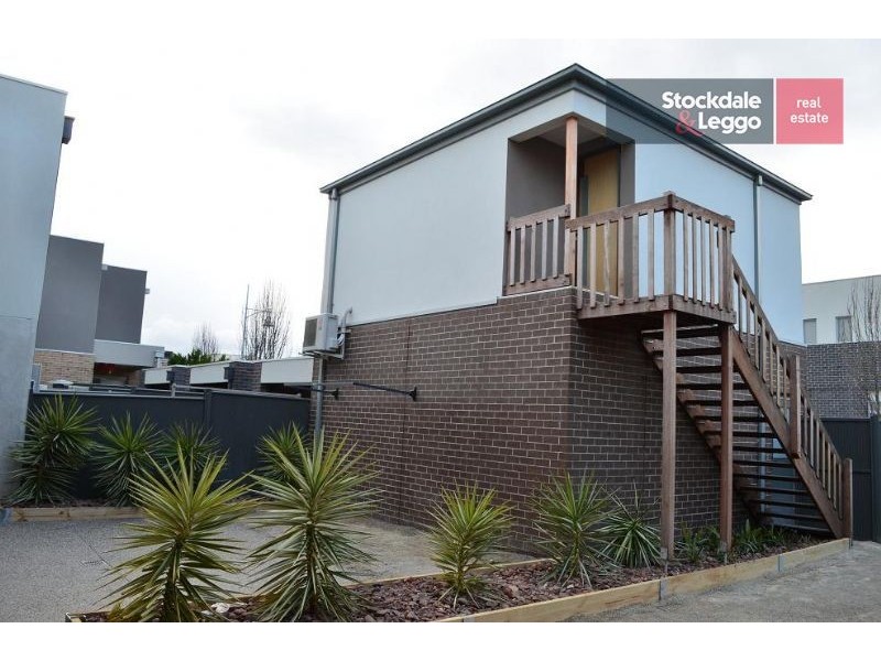 8 Jolimont Street, Caroline Springs VIC 3023