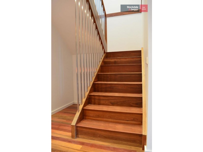 8 Jolimont Street, Caroline Springs VIC 3023