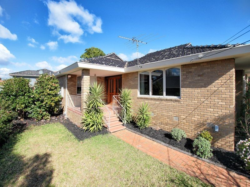 10 Clivedon Place, Gladstone Park VIC 3043