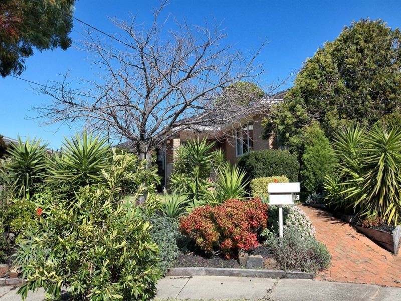 10 Clivedon Place, Gladstone Park VIC 3043