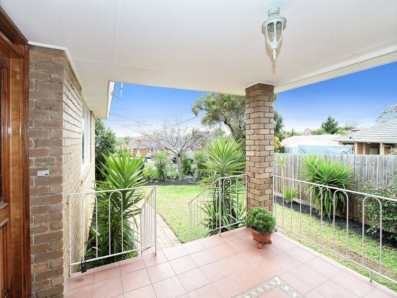 10 Clivedon Place, Gladstone Park VIC 3043