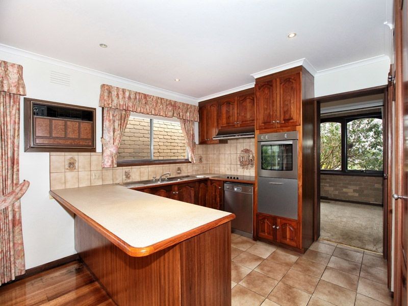 10 Clivedon Place, Gladstone Park VIC 3043