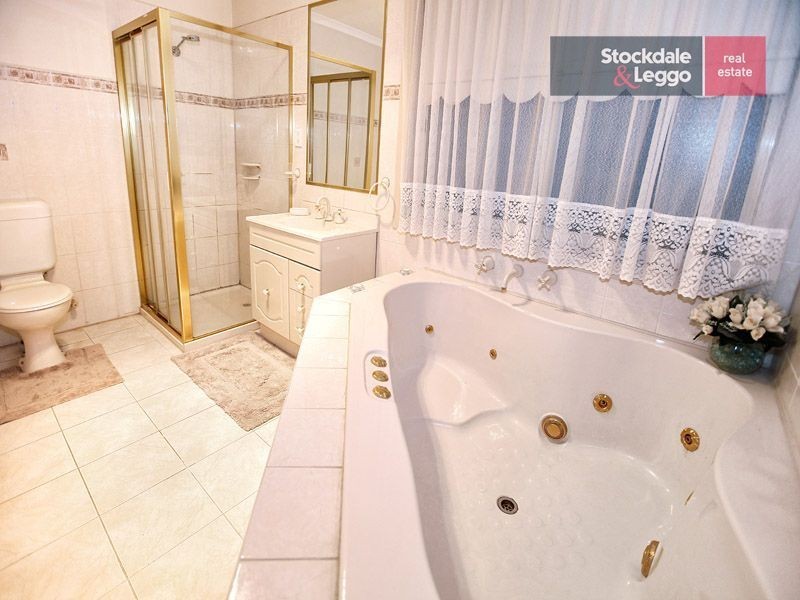 57 The Circuit, Gladstone Park VIC 3043