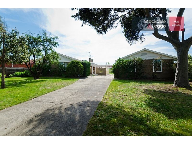 52 Banksia Grove, Tullamarine VIC 3043