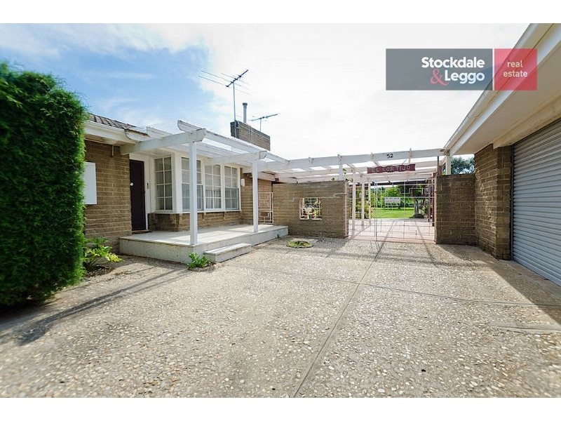 52 Banksia Grove, Tullamarine VIC 3043