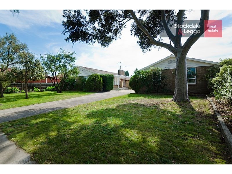 52 Banksia Grove, Tullamarine VIC 3043