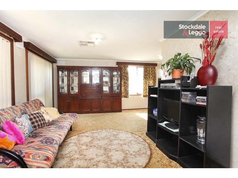 14 Townsend Avenue, Gladstone Park VIC 3043