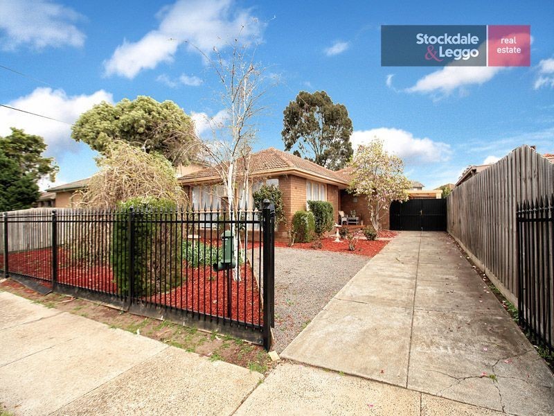 27 Henley Drive, Gladstone Park VIC 3043