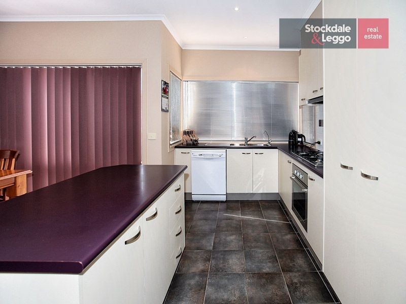 6 Pinehurst Rise, Craigieburn VIC 3064