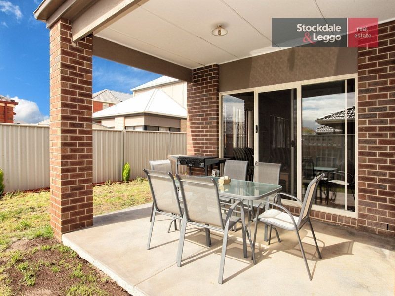 6 Pinehurst Rise, Craigieburn VIC 3064