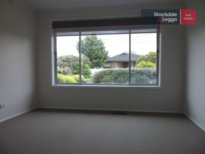 5 Samara Grove, Gladstone Park VIC 3043