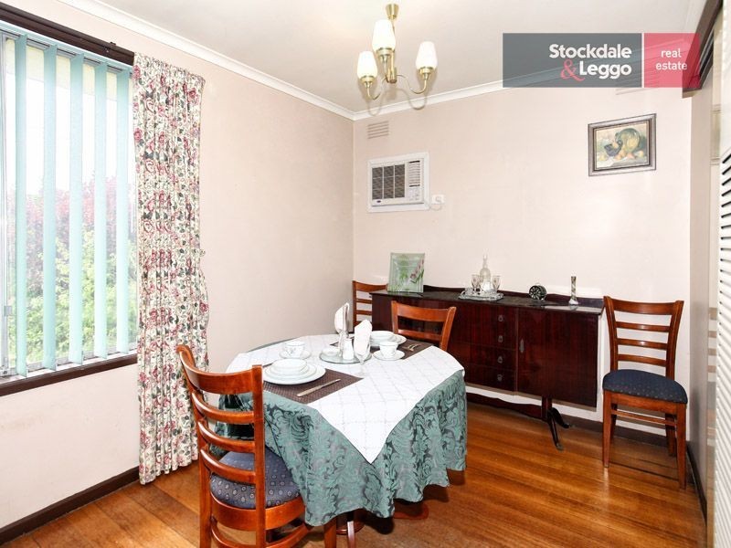 30 Katrina Drive, Gladstone Park VIC 3043