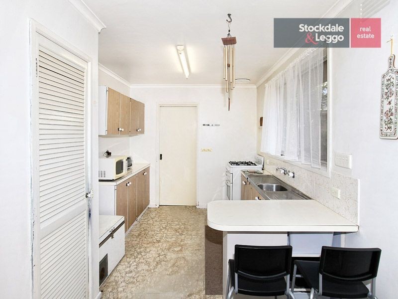 30 Katrina Drive, Gladstone Park VIC 3043