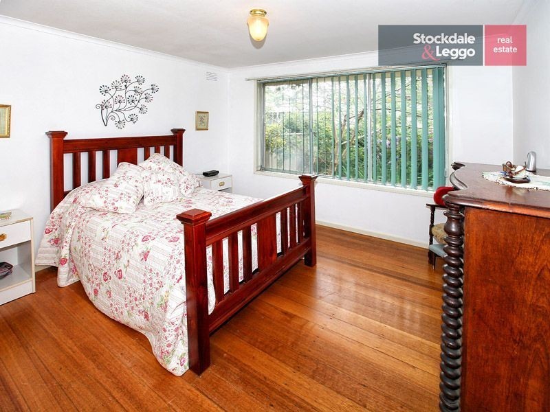 30 Katrina Drive, Gladstone Park VIC 3043