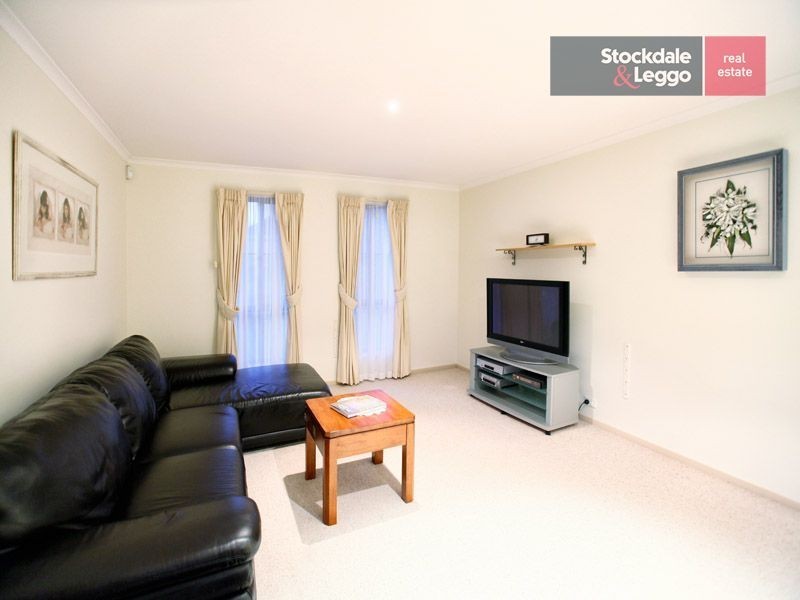 74 Alanbrae Terrace, Attwood VIC 3049