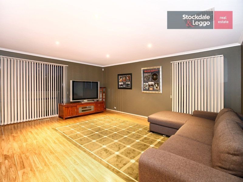 74 Alanbrae Terrace, Attwood VIC 3049