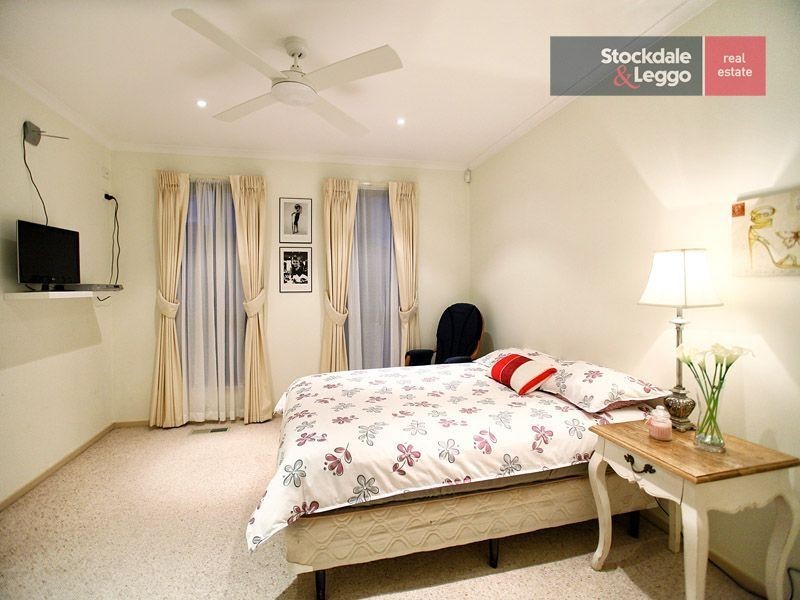 74 Alanbrae Terrace, Attwood VIC 3049