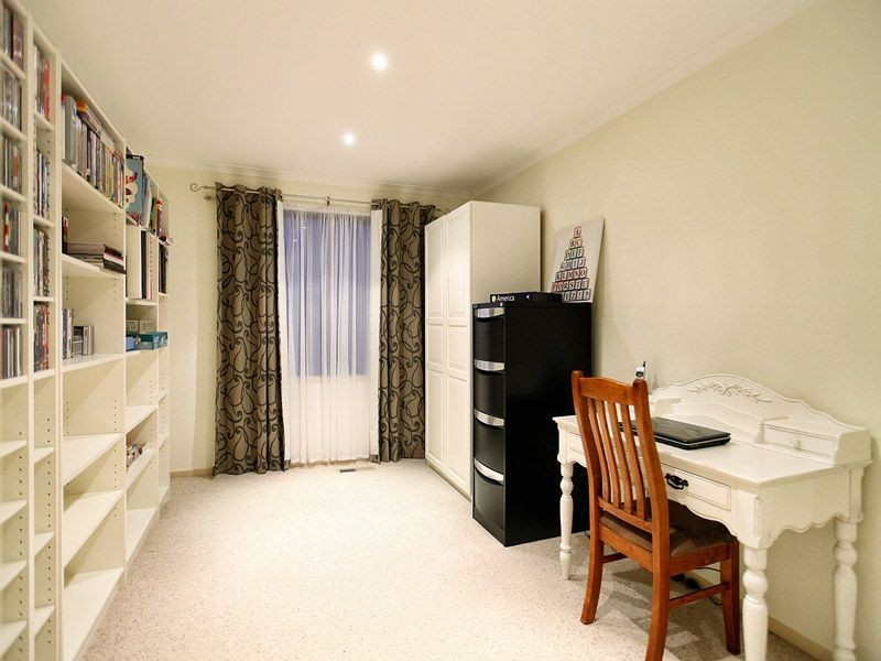 74 Alanbrae Terrace, Attwood VIC 3049