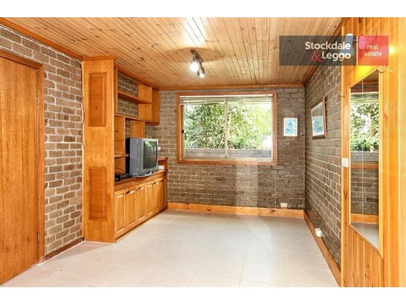 2/24 Campbell Street, Westmeadows VIC 3049