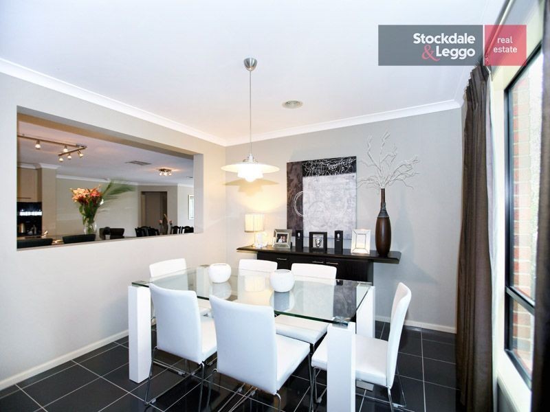 12 Castlehill Avenue, Greenvale VIC 3059