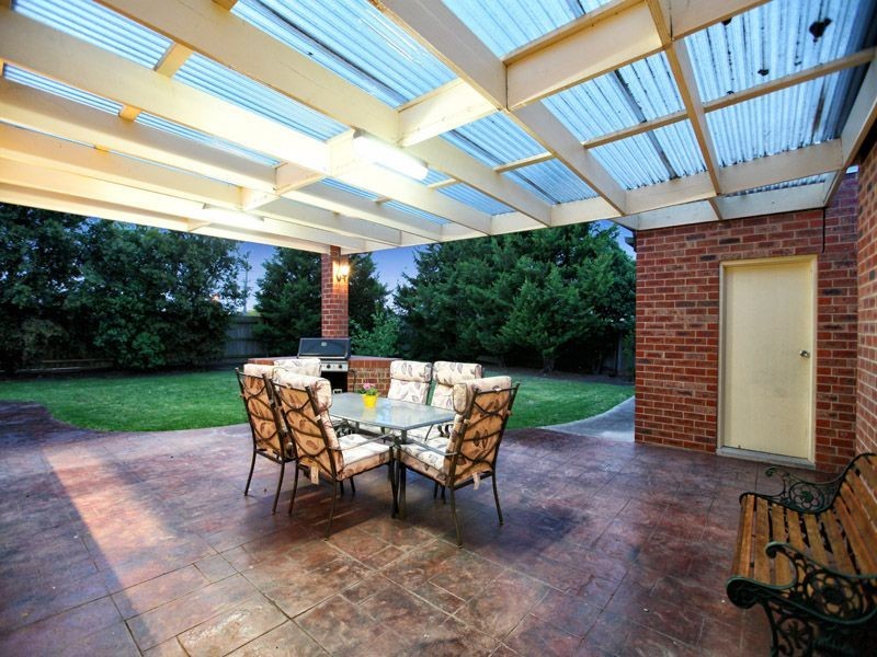 17 Ivanhoe Court, Greenvale VIC 3059