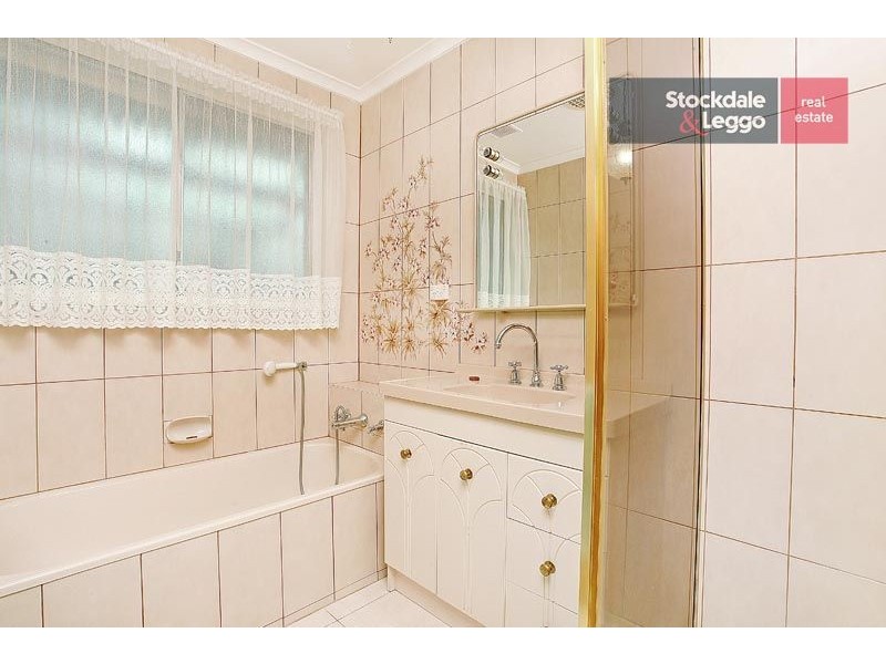 34 Goodwood Crescent, Gladstone Park VIC 3043