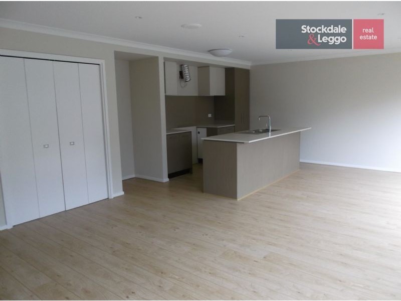 122 Moor Park Drive, Craigieburn VIC 3064