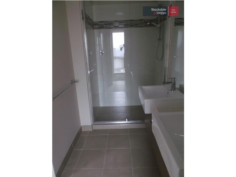 122 Moor Park Drive, Craigieburn VIC 3064