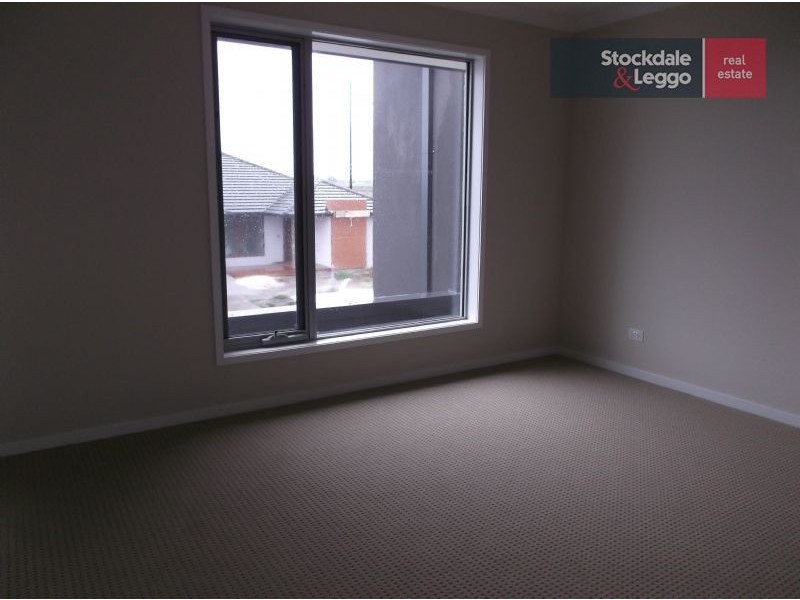 122 Moor Park Drive, Craigieburn VIC 3064