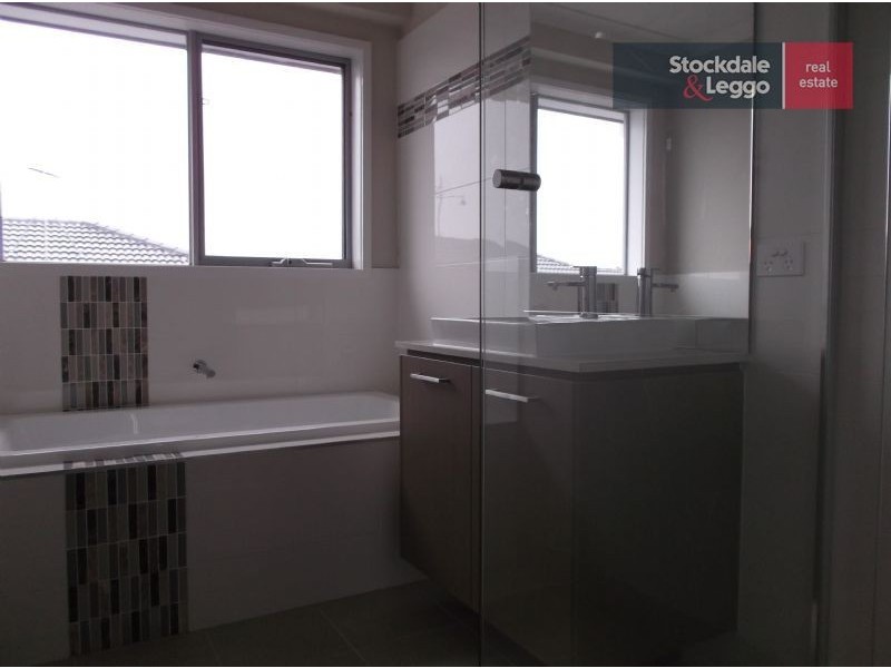 122 Moor Park Drive, Craigieburn VIC 3064
