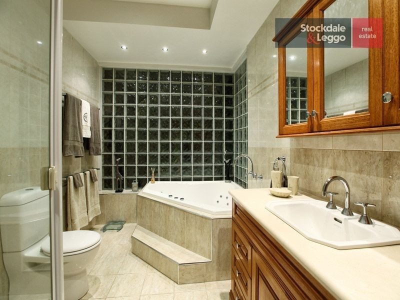 2 Lamark Court, Greenvale VIC 3059