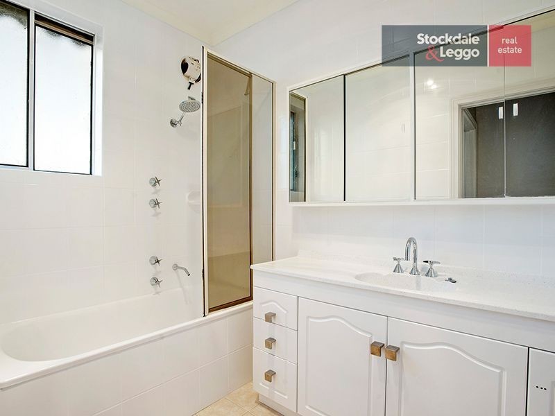 42 Clarke Drive, Gladstone Park VIC 3043