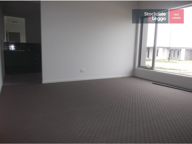 48 Baronial Way, Craigieburn VIC 3064