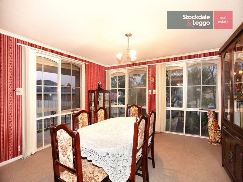 8 Glendale Place, Gladstone Park VIC 3043