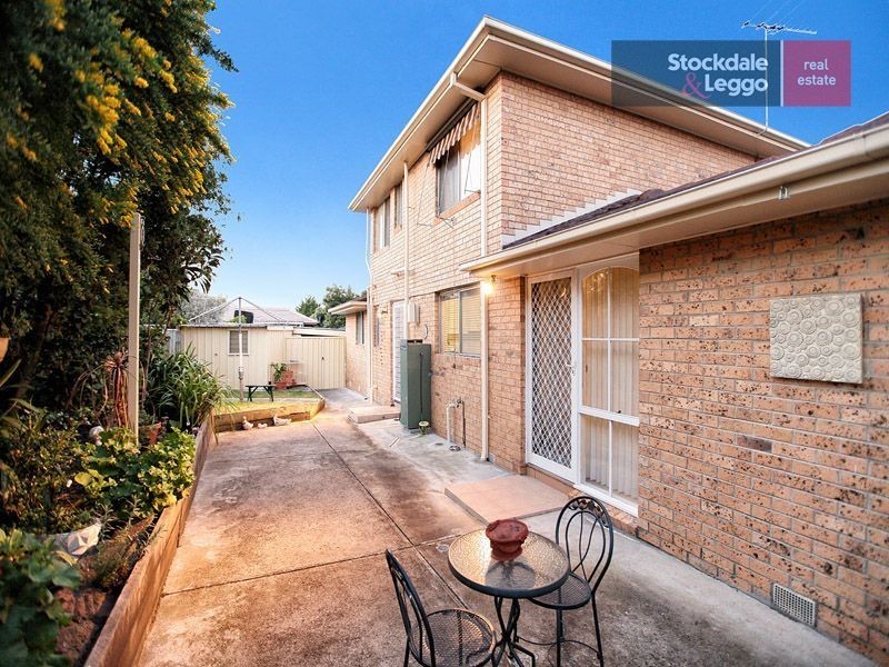 8 Glendale Place, Gladstone Park VIC 3043